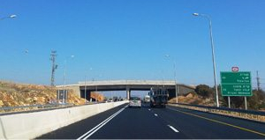 גשר אקולוגי בכביש 85