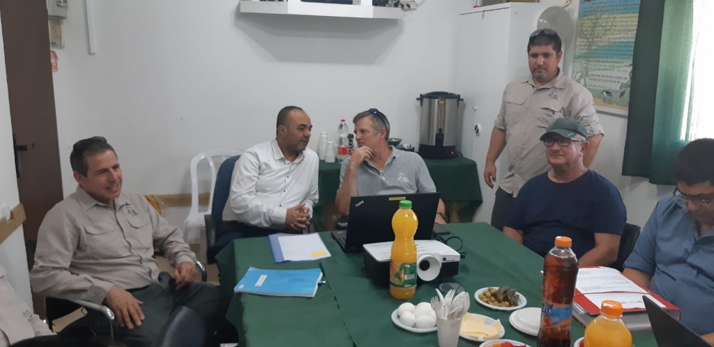 שאול גולדשטיין וראש מועצת ג'אסר אזרקא